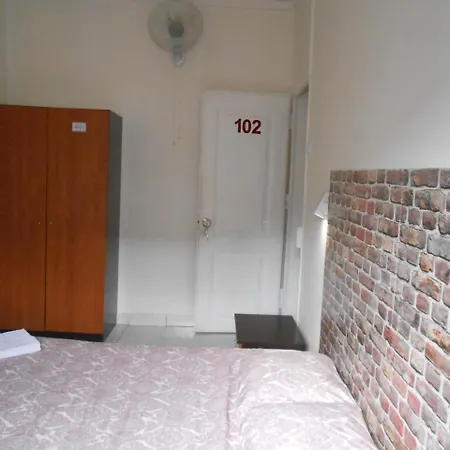 Crescent Hostel