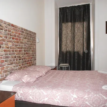 Hostel Crescent *