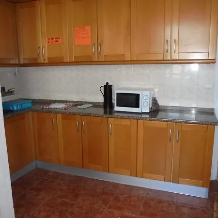 Crescent Hostal *